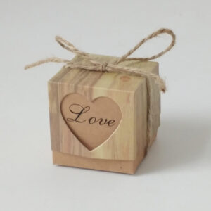 Wholesale Retro Personality DIY Kraft Paper love Candy Box Wood Grain Heart Hollowed Out Candy Box