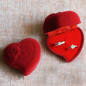 Valentine day mothers day gifts customize jewellery packaging heart shaped red plastic velvet ring box